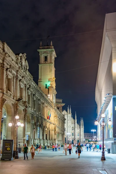 Milano Itália Julho 2019 Vista Noturna Uma Rua Que Leva — Fotografia de Stock