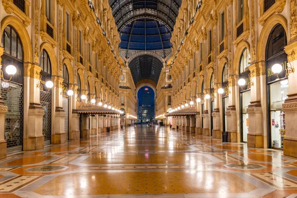 Milano Itálie Června 2019 Noční Pohled Prázdnou Galerii Vittorio Emanuele — Stock fotografie