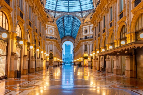 Milano Itálie Června 2019 Noční Pohled Prázdnou Galerii Vittorio Emanuele — Stock fotografie