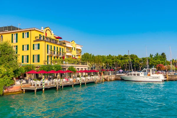Sirmione Italy July 2019 Cityscape Sirmione Town Italy — Stock Photo, Image