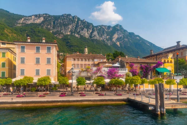 Gargnano Italien Juli 2019 Strandpromenad Vid Gargnano Italien — Stockfoto