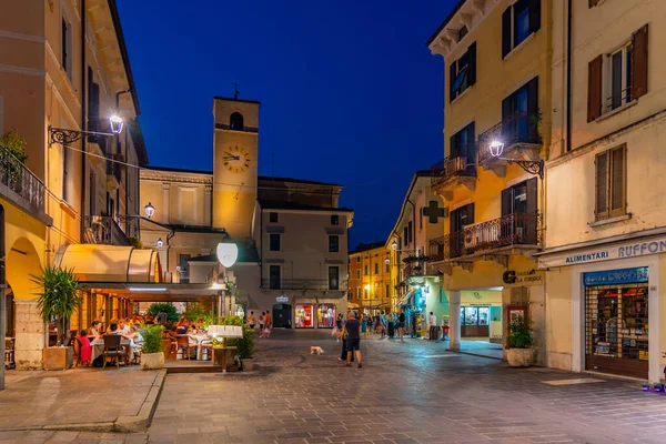 Desenzano Del Garda Włochy Lipiec 2019 Widok Zachodu Słońca Piazza — Zdjęcie stockowe