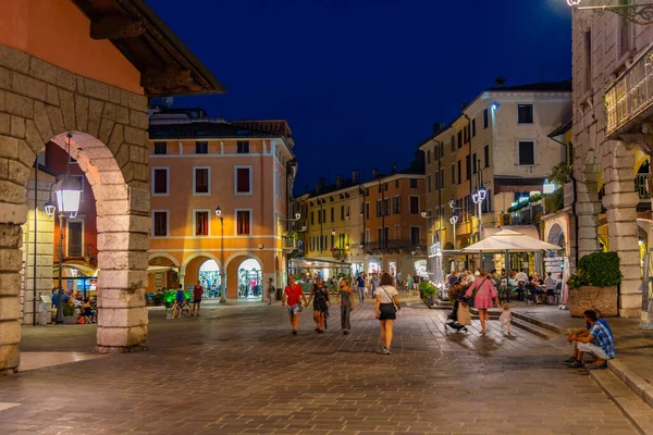 Desenzano Del Garda Włochy Lipiec 2019 Widok Zachodu Słońca Piazza — Zdjęcie stockowe