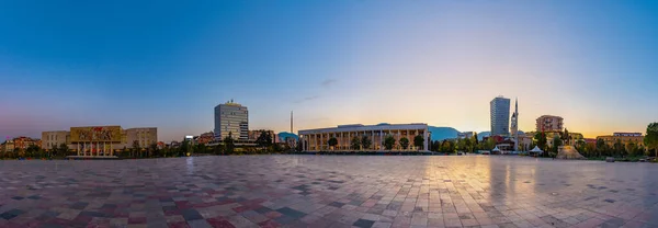 2019年9月28日 阿尔巴尼亚地拉那Skanderbeg广场日落全景 — 图库照片