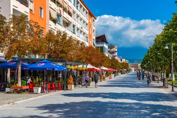 Berat Albania Septiembre 2019 Gente Está Paseando Por Boulevard Republika — Foto de Stock