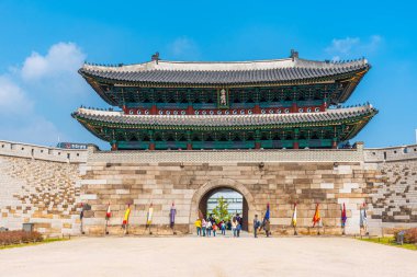 SEOUL, Kore, 20 EKİM 2019: Seul Şehri Sungnyemun Kapısı, Kore Cumhuriyeti