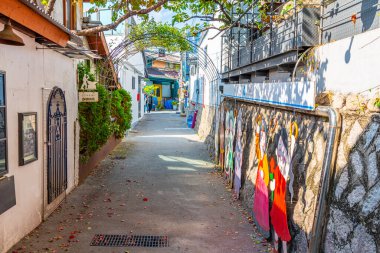 SEOUL, Kore, 19 Ekim 2019: Kore Cumhuriyeti 'nin Seul kentindeki Ihwa Duvar Köyü' nde renkli sokaklar