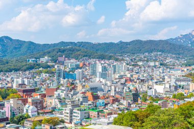 SEOUL, Kore, 19 Ekim 2019: Namsan Park, Kore Cumhuriyeti 'nden Seul silueti