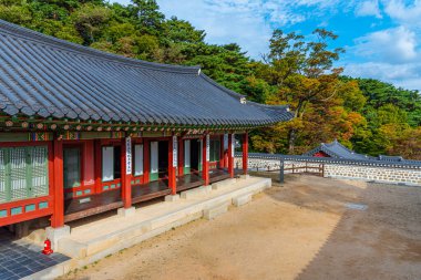 SEOUL, Kore, 18 Ekim 2019: Seul, Kore Cumhuriyeti yakınlarındaki Namhansanseong Sarayı