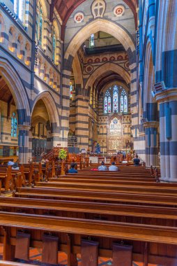 MELBOURNE, AUSTRALYA, 31 Aralık 2019: Melbourne, Avustralya 'daki Saint Paul katedralinin içi