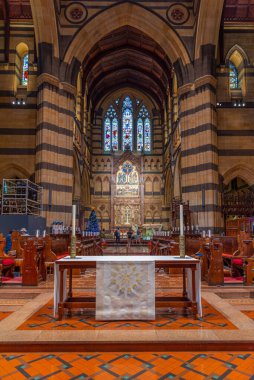MELBOURNE, AUSTRALYA, 31 Aralık 2019: Melbourne, Avustralya 'daki Saint Paul katedralinin içi