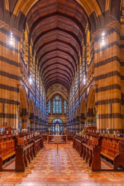 MELBOURNE, AUSTRALYA, 31 Aralık 2019: Melbourne, Avustralya 'daki Saint Paul katedralinin içi