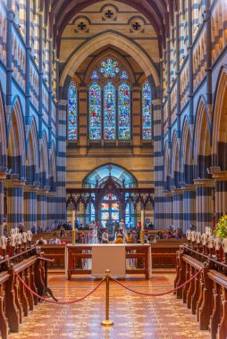 MELBOURNE, AUSTRALYA, 31 Aralık 2019: Melbourne, Avustralya 'daki Saint Paul katedralinin içi
