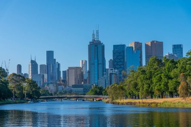 MELBOURNE, AUSTRALYA, 31 ARALIK 2019: Melbourne şehri Yarra Nehri, Avustralya