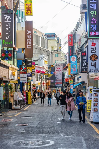 Gwangju Korea Outubro 2019 Lojas Situadas Uma Rua Centro Gwangju — Fotografia de Stock