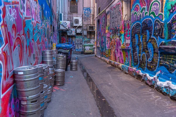 MELBOURNE, AUSTRALYA, 31 Aralık 2019: Melbourne, Avustralya 'nın bir caddesinde sokak sanatı
