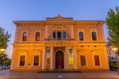 ADELAIDE, AUSTRALYA, 6 HAZİRAN 2020: Avustralya Adelaide 'deki SA Yazarlar Kütüphanesi' nin Gece Görüşü