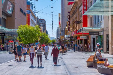 ADELAIDE, AUSTRALYA, 7 HAZİRAN 2020: Adelaide, Avustralya 'nın merkezindeki Rundle Alışveriş Merkezi