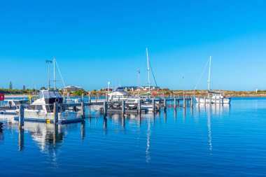 JURIEN BAY, AUSTRALYA, 12 HAZİRAN 2020: Avustralya 'daki Jurien Körfezi' nde Marina