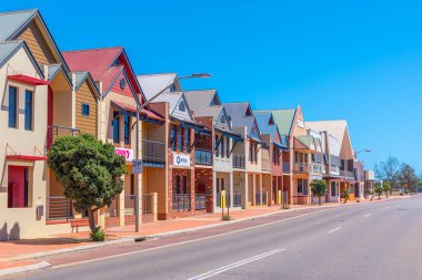 GERALDTON, AUSTRALYA, 12 HAZİRAN 2020: Avustralya 'nın Geraldton kentindeki bir caddenin görüntüsü