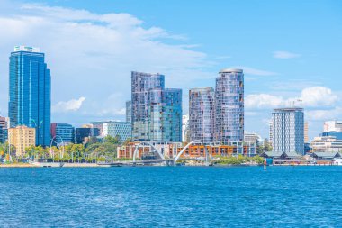 PERTH, AUSTRALYA, 16 HAZİRAN 2020: Perth, Avustralya 'daki Elizabeth rıhtımının Skyline' ı