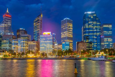PERTH, AUSTRALYA, 17 HAZİRAN 2020: Perth, Avustralya 'daki Elizabeth rıhtımının gökyüzü manzarası