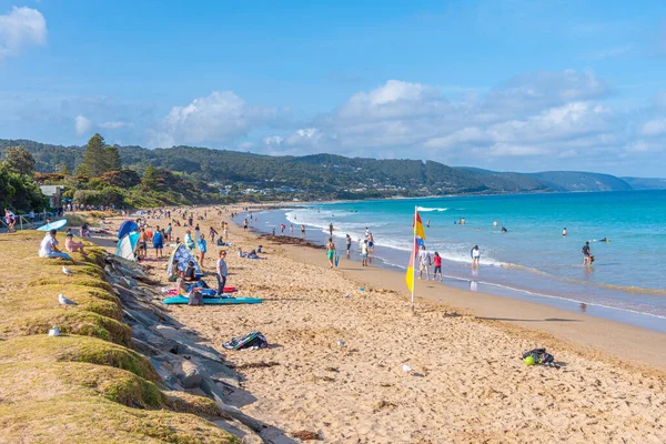 Lorne Australien Januar 2020 Menschen Genießen Einen Sonnigen Tag Strand — Stockfoto