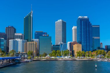 PERTH, AUSTRALYA, 18 HAZİRAN 2020: Perth, Avustralya 'daki Elizabeth rıhtımının Skyline' ı