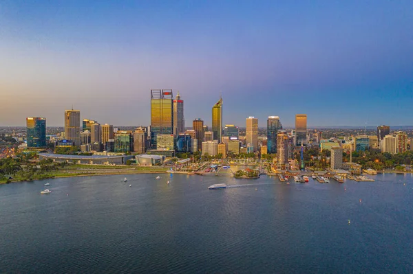 Perth Αυστραλια Ιανουαριου 2020 Ηλιοβασίλεμα Στον Ορίζοντα Της Elizabeth Quay — Φωτογραφία Αρχείου