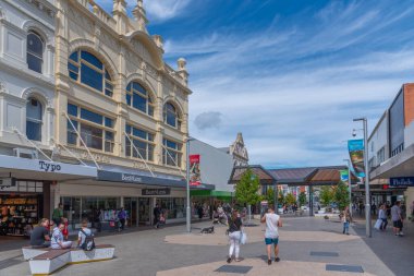 LAUNCESTON, AUSTRALYA, 29 Şubat 2020: İnsanlar Launceston, Avustralya şehir merkezinden geçiyor