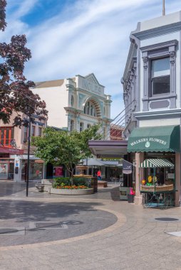 LAUNCESTON, AUSTRALYA, 29 Şubat 2020: İnsanlar Launceston, Avustralya şehir merkezinden geçiyor