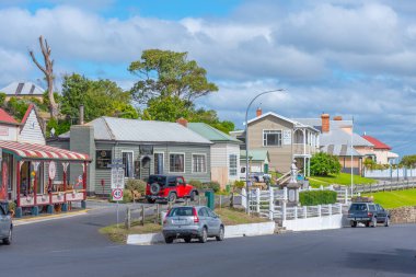 STANLEY, AUSTRALYA, GÜVENLİK 28 Şubat 2020: Stanley, Avustralya 'nın merkezinde renkli evler
