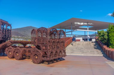 HOBART, AUSTRALYA, 22 Şubat 2020: MONA 'daki açık hava sanat tesisleri, Hobart, Avustralya' daki eski bir sanat müzesi