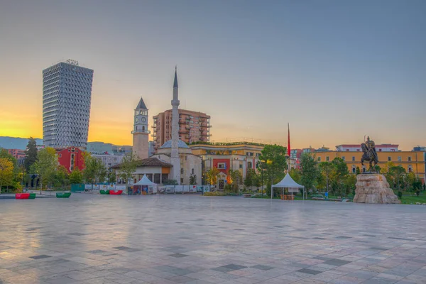 Tirana Albanie Septembre 2019 Vue Lever Soleil Sur Mémorial Skanderbeg — Photo