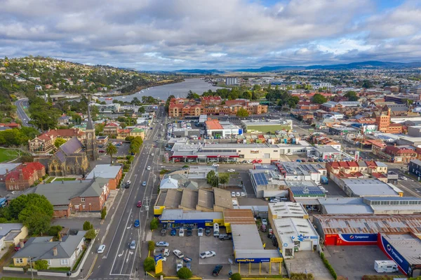 LAUNCESTON, AUSTRALYA, 29 Şubat 2020: Launceston, Avustralya şehir merkezinin hava görüntüsü