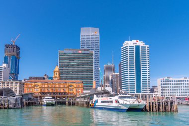 AUCKLAND, NEW ZEALAND, 20 Şubat 2020: Auckland, Yeni Zelanda 'daki feribot terminali