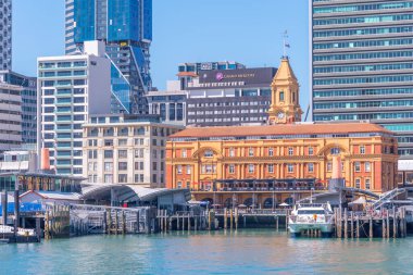 AUCKLAND, NEW ZEALAND, 20 Şubat 2020: Auckland, Yeni Zelanda 'daki feribot terminali
