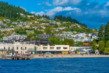 QUEENSTOWN, NEW ZEALAND, 27 HAZİRAN 2020: Queenstown, Yeni Zelanda Rıhtımı