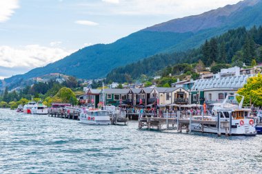 QUEENSTOWN, NEW ZEALAND, 27 HAZİRAN 2020: Queenstown, Yeni Zelanda Rıhtımı