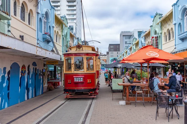 CHRISTCHURCH, NEW ZEALAND, 21 OCAK 2020: Christchurch, Yeni Zelanda 'daki New Regent Caddesi' ndeki restoranlar
