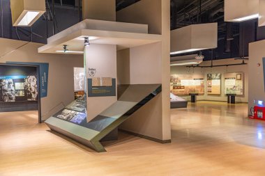 JEJU, KOREA, NOVEMBER 13, 2019: Kore Cumhuriyeti 'ndeki Jeju 3 Nisan Barış Parkı' ndaki Anma Salonu 'nda sergileniyor