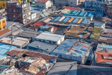 SEOUL, Kore, 9 Kasım 2019: Sewoon elektronik pazarının çatısı, Seul, Kore Cumhuriyeti
