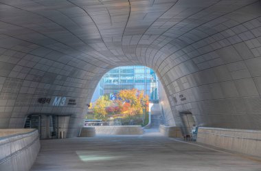 SEOUL, Kore, 9 Kasım 2019: Dongdaemun Tasarım Plaza Seul, Kore Cumhuriyeti