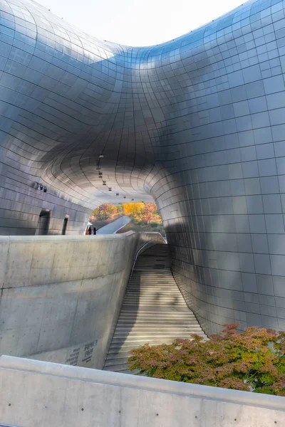 Seoul Korea Listopada 2019 Dongdaemun Design Plaza Seulu Republika Korei — Zdjęcie stockowe