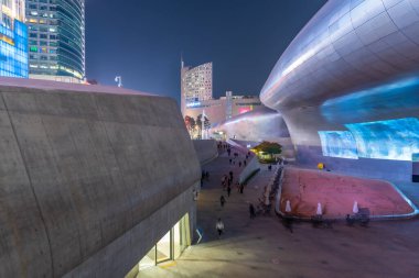 SEOUL, Kore, 7 Kasım 2019: Seul 'deki Dongdaemun Tasarım Plaza' nın Gece Görüşü