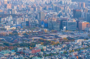 SEOUL, Kore, 7 Kasım 2019: Seul, Kore Cumhuriyeti 'ndeki Gyeongbokgung Sarayı' nın günbatımı görüntüsü