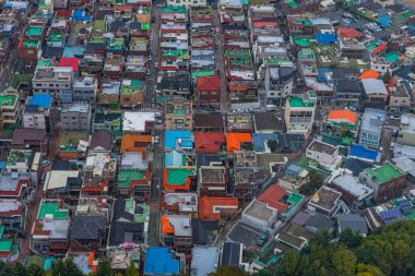 DAEGU, KOREA, ECTOBER 28, 2019: Daegu şehir merkezinin günbatımı hava görüntüsü, Kore Cumhuriyeti