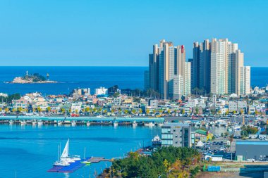 SOKCHO, Kore, 27 EKİM 2019: Cho-do Adası ile Sokcho Denizi