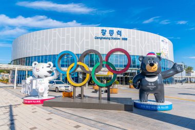 GANGNEUNG, Kore, Ekim 26, 2019: Gangneung Tren İstasyonu, Kore Cumhuriyeti