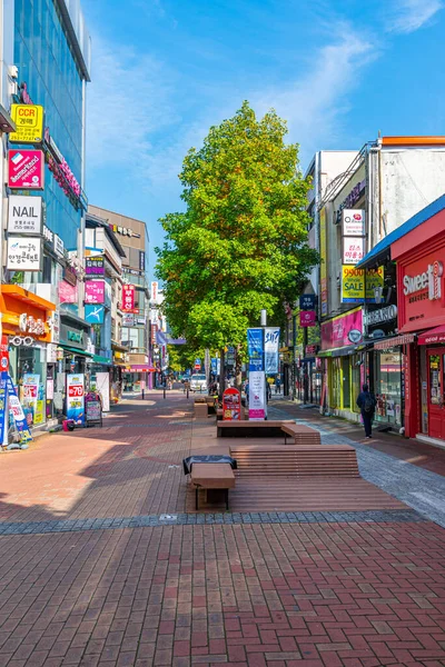 Daegu Korea Oktober 2019 Människor Strosar Genom Gata Centrala Daegu — Stockfoto
